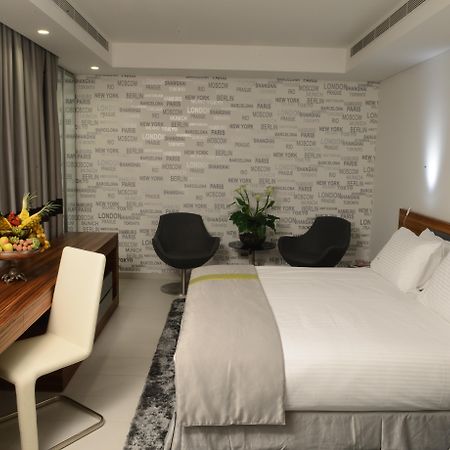 Warwick Stone 55 Hotel Beiroet Buitenkant foto