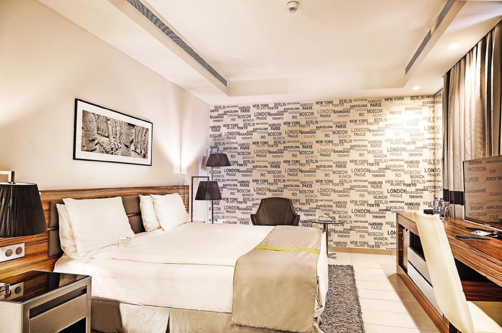 Warwick Stone 55 Hotel Beiroet Buitenkant foto