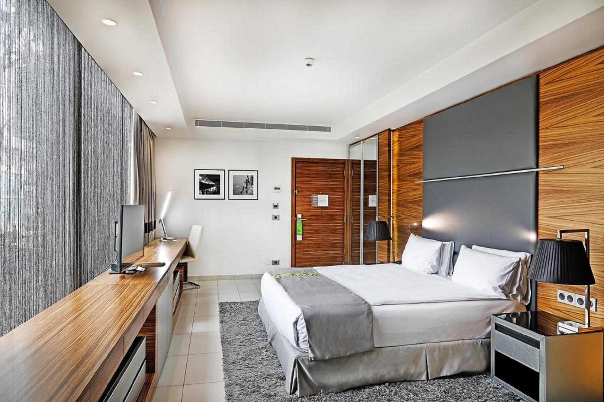 Warwick Stone 55 Hotel Beiroet Buitenkant foto