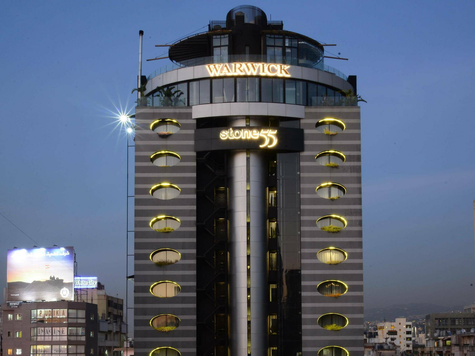 Warwick Stone 55 Hotel Beiroet Buitenkant foto
